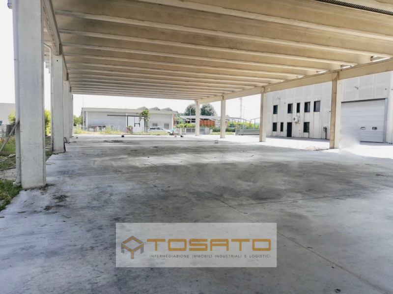 Immagine 2 di Capannone industriale in vendita  a Casaleone