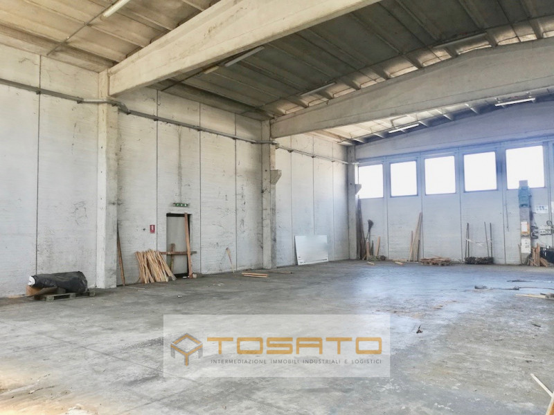 Immagine 3 di Capannone industriale in vendita  a Casaleone