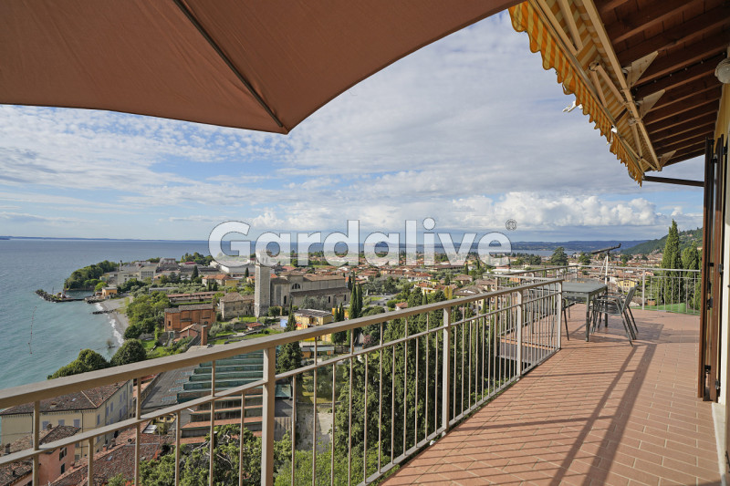 Immagine 3 di Appartamento in vendita  a Toscolano-Maderno