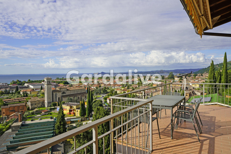 Immagine 4 di Appartamento in vendita  a Toscolano-Maderno