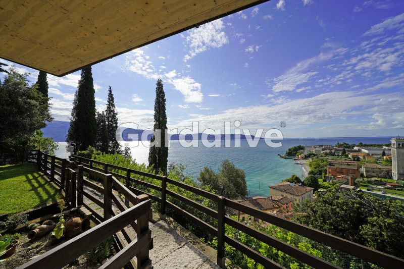 Immagine 5 di Appartamento in vendita  a Toscolano-Maderno