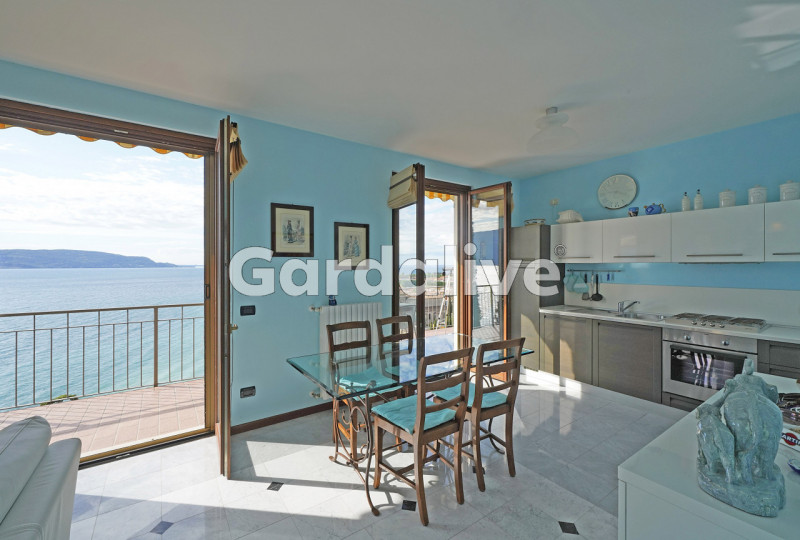 Immagine 8 di Appartamento in vendita  a Toscolano-Maderno