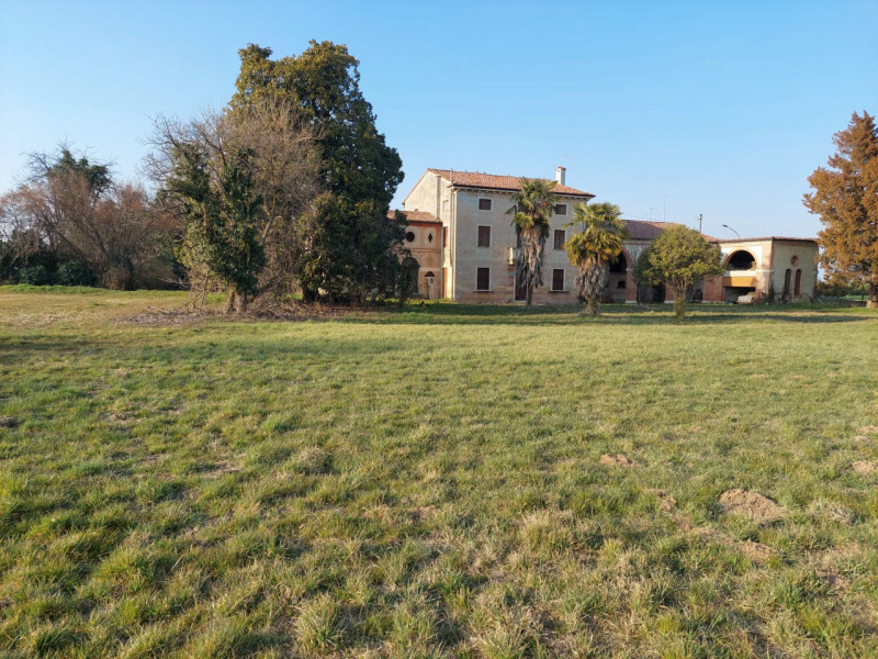 Immagine 6 di Rustico / casale in vendita  in Viale Ferrarin a Vicenza