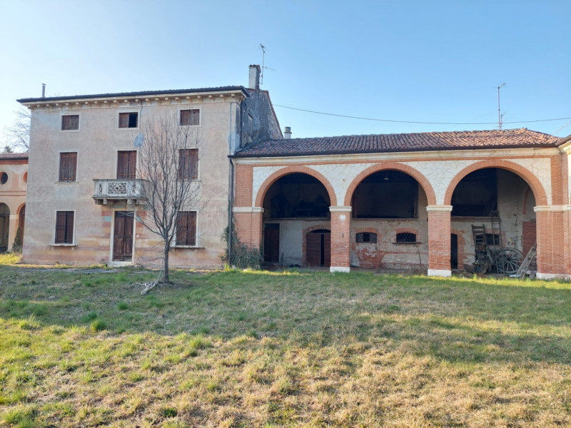 Immagine 19 di Rustico / casale in vendita  in Viale Ferrarin a Vicenza