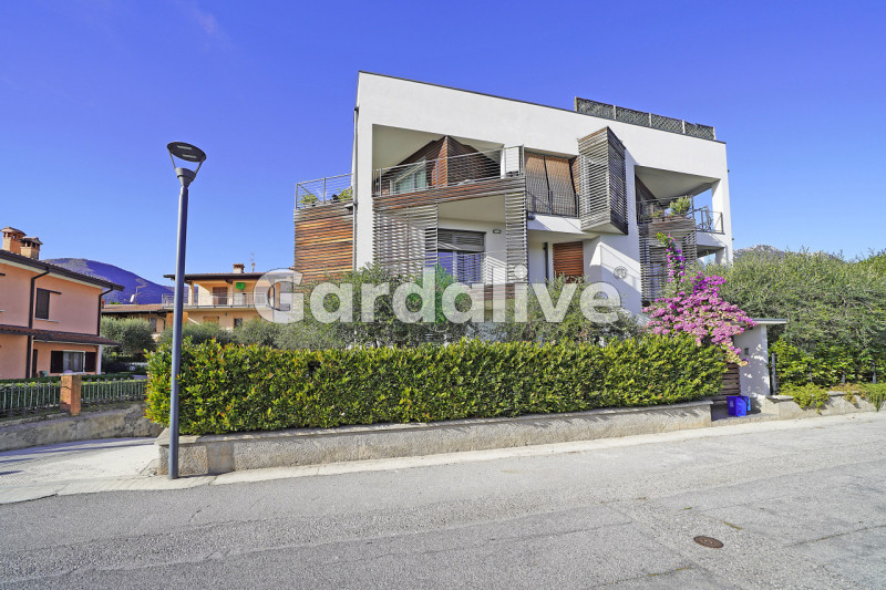 Immagine 1 di Appartamento in vendita  a Toscolano-Maderno