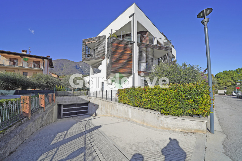 Immagine 2 di Appartamento in vendita  a Toscolano-Maderno