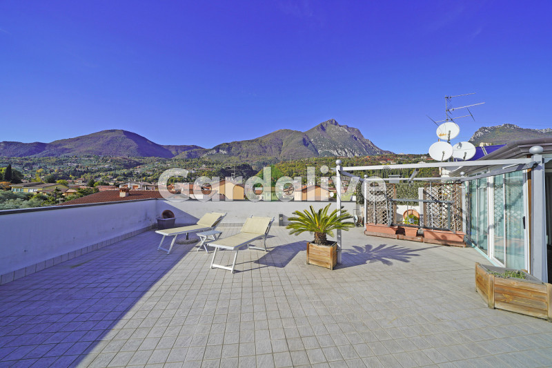 Immagine 3 di Appartamento in vendita  a Toscolano-Maderno