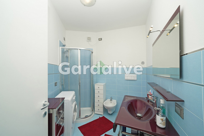 Immagine 12 di Appartamento in vendita  a Toscolano-Maderno