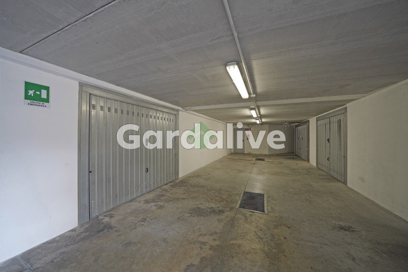 Immagine 13 di Appartamento in vendita  a Toscolano-Maderno