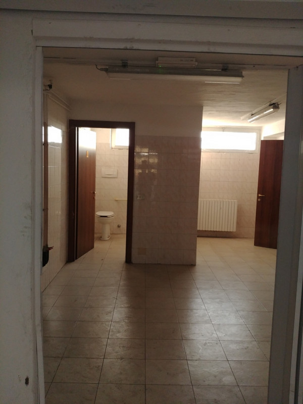Immagine 7 di Laboratorio in affitto  in VIA ARCHIMEDE a Settimo Milanese