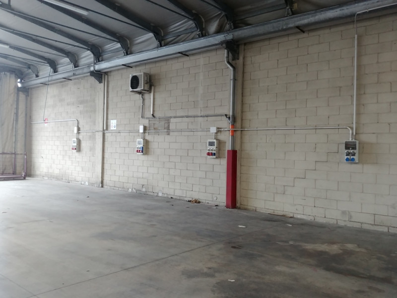 Immagine 14 di Laboratorio in affitto  in VIA ARCHIMEDE a Settimo Milanese