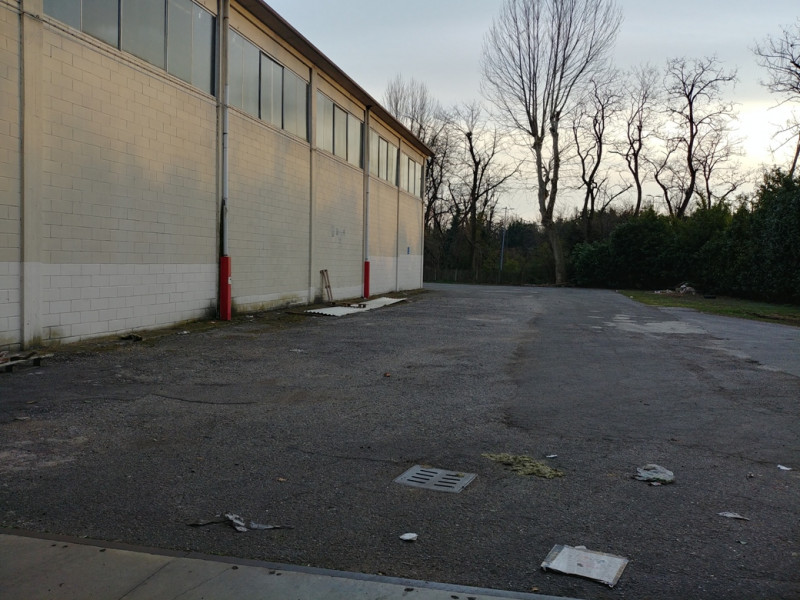 Immagine 21 di Laboratorio in affitto  in VIA ARCHIMEDE a Settimo Milanese