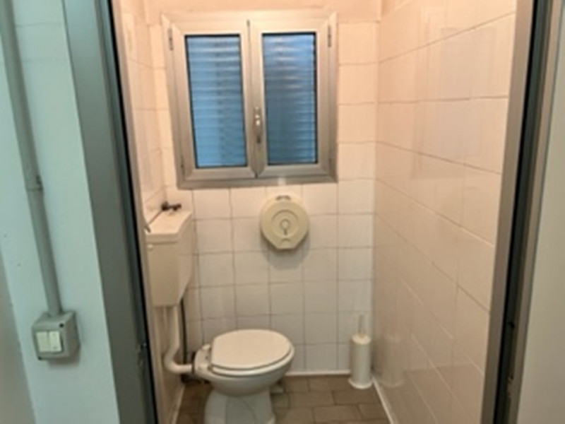 Immagine 15 di Negozio in vendita  in VIA PODGORA a Sesto San Giovanni