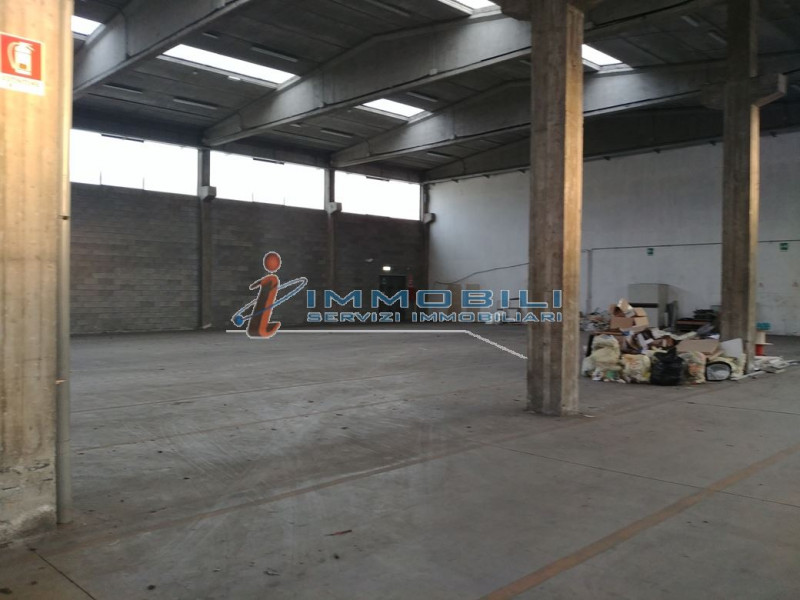 Immagine 12 di Capannone industriale in affitto  in VIA ARCHIMEDE a Settimo Milanese