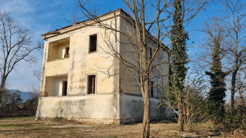 Immagine 3 di Rustico / casale in vendita  a Nanto