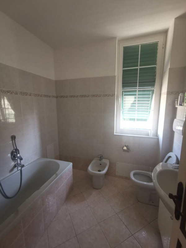 Immagine 12 di Appartamento in affitto  in via punta seglio a Rapallo