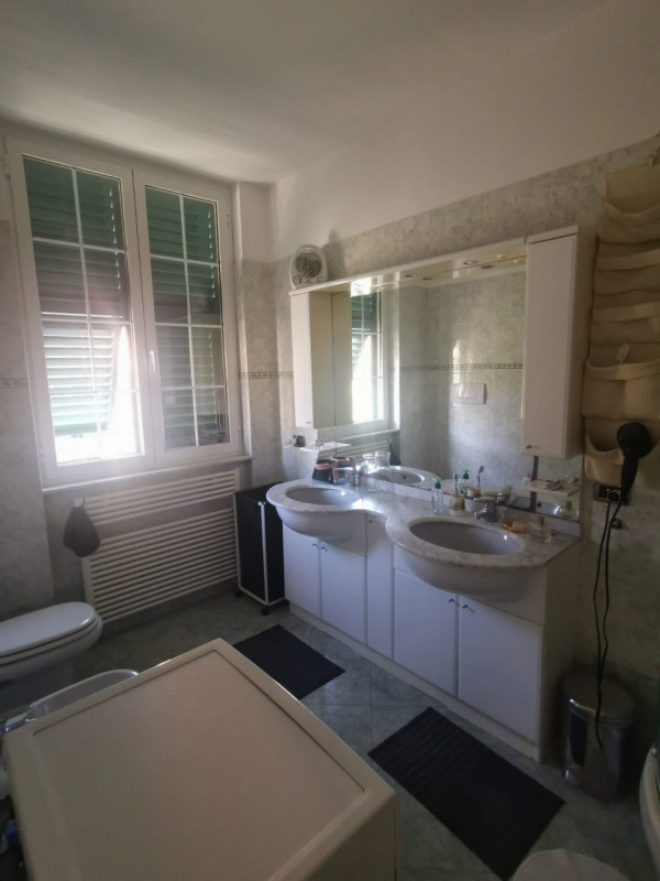 Immagine 13 di Appartamento in affitto  in via punta seglio a Rapallo