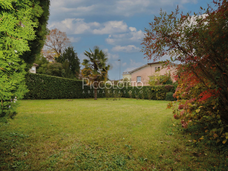 Immagine 4 di Villa in vendita  in via Roma a Fonte