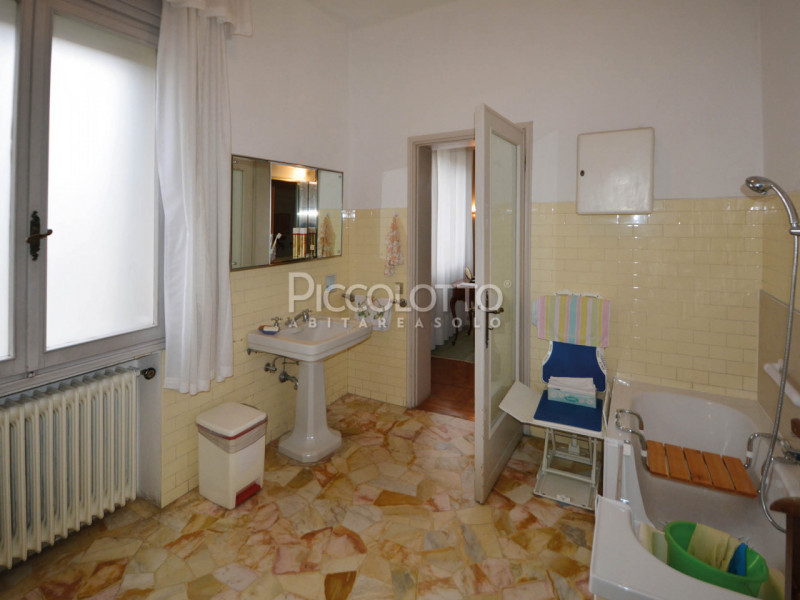 Immagine 21 di Villa in vendita  in via Roma a Fonte