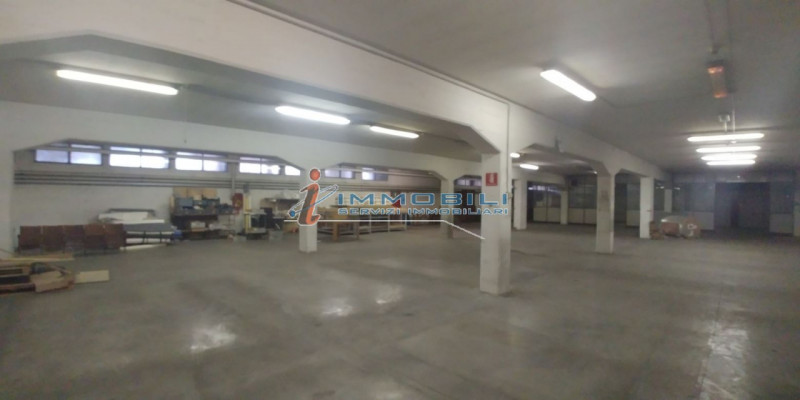 Immagine 4 di Magazzino in affitto  in VIA MECENATE a Milano