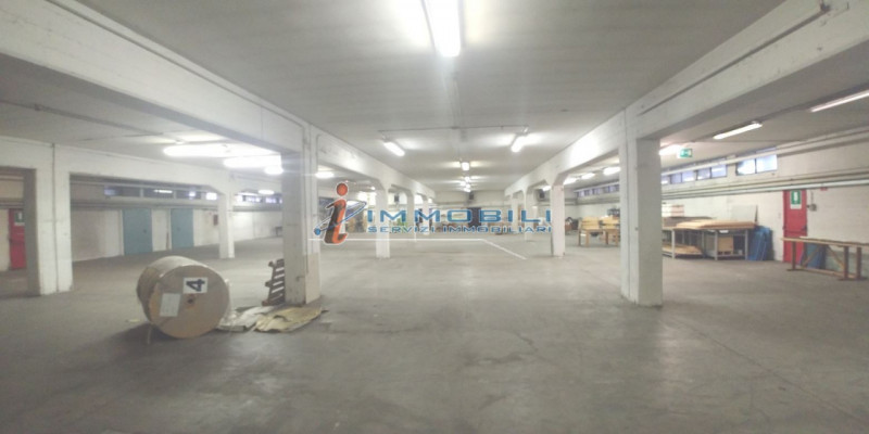 Immagine 6 di Magazzino in affitto  in VIA MECENATE a Milano