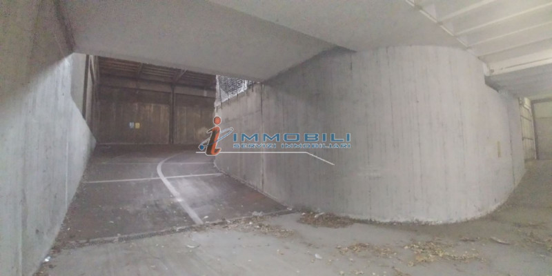 Immagine 13 di Magazzino in affitto  in VIA MECENATE a Milano