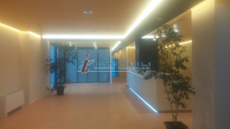 Immagine 5 di Ufficio in affitto  in VIA SILE a Milano