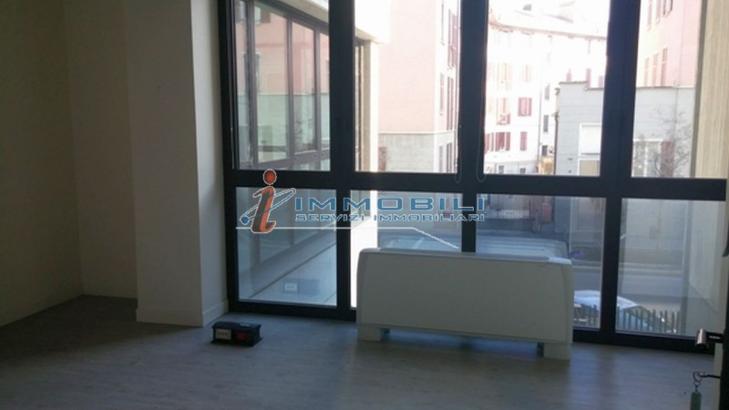 Immagine 11 di Ufficio in affitto  in VIA SILE a Milano