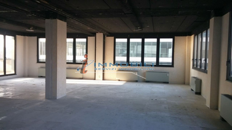 Immagine 13 di Ufficio in affitto  in VIA SILE a Milano