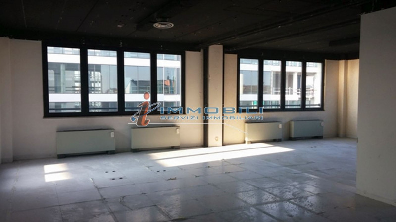 Immagine 20 di Ufficio in affitto  in VIA SILE a Milano
