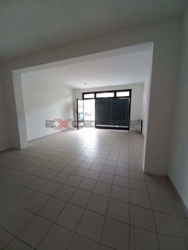 Immagine 2 di Negozio in vendita  in Via G. Matteotti 20 bis cavarzere a Pettorazza Grimani