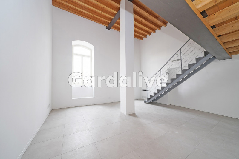 Immagine 2 di Appartamento in vendita  in Via Brunati 17 a Salò