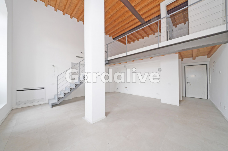 Immagine 3 di Appartamento in vendita  in Via Brunati 17 a Salò