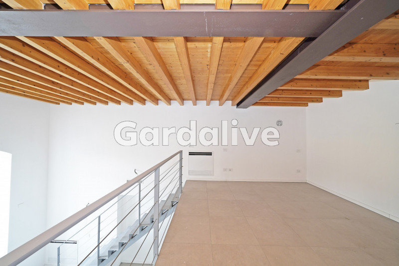 Immagine 5 di Appartamento in vendita  in Via Brunati 17 a Salò