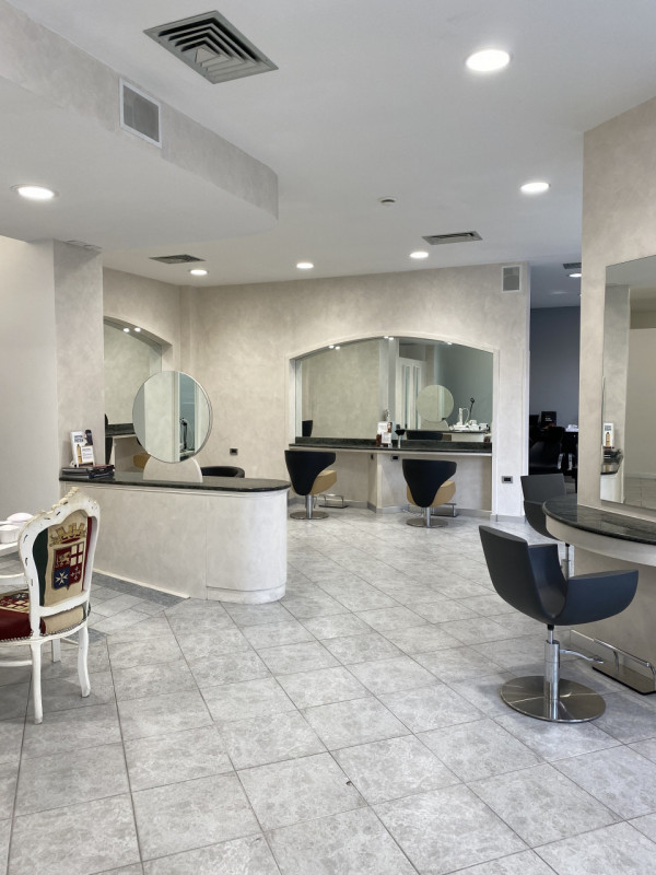 Immagine 4 di Negozio in vendita  in via degli scrovegni a Padova