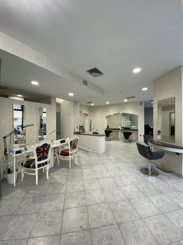 Immagine 3 di Negozio in vendita  in via degli scrovegni a Padova