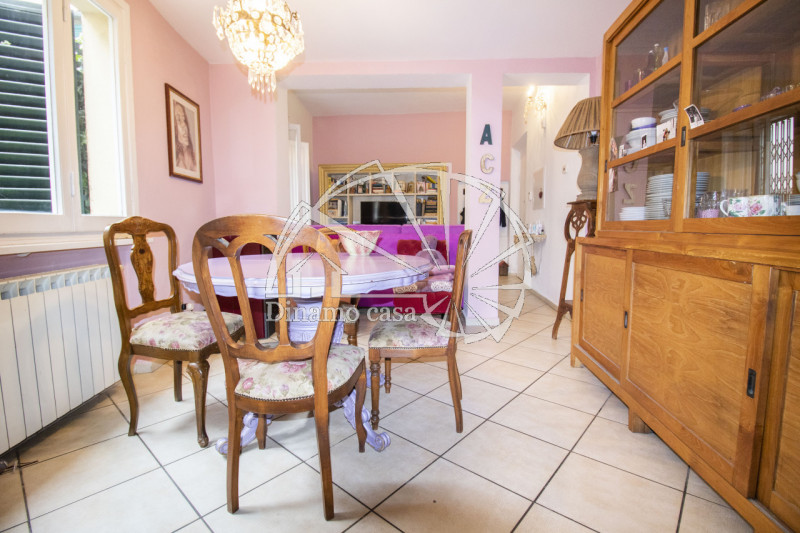 Immagine 9 di Casa indipendente in vendita  a Prato