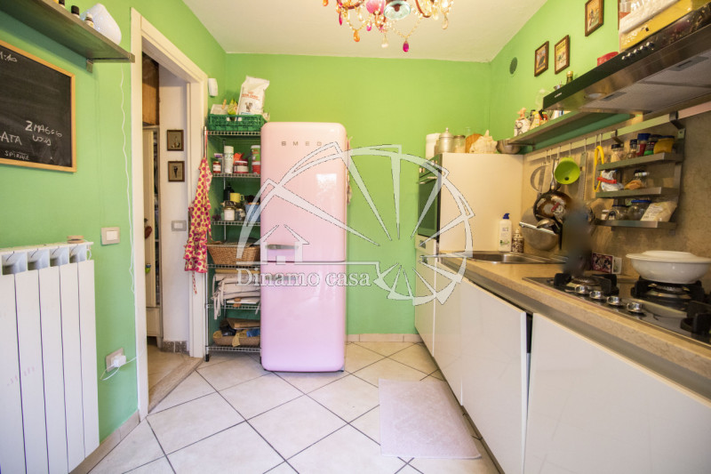 Immagine 11 di Casa indipendente in vendita  a Prato