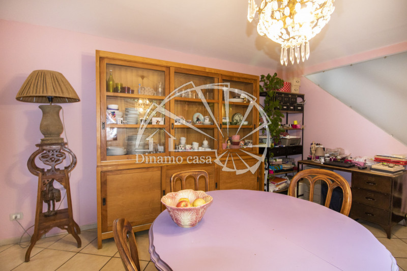 Immagine 18 di Casa indipendente in vendita  a Prato