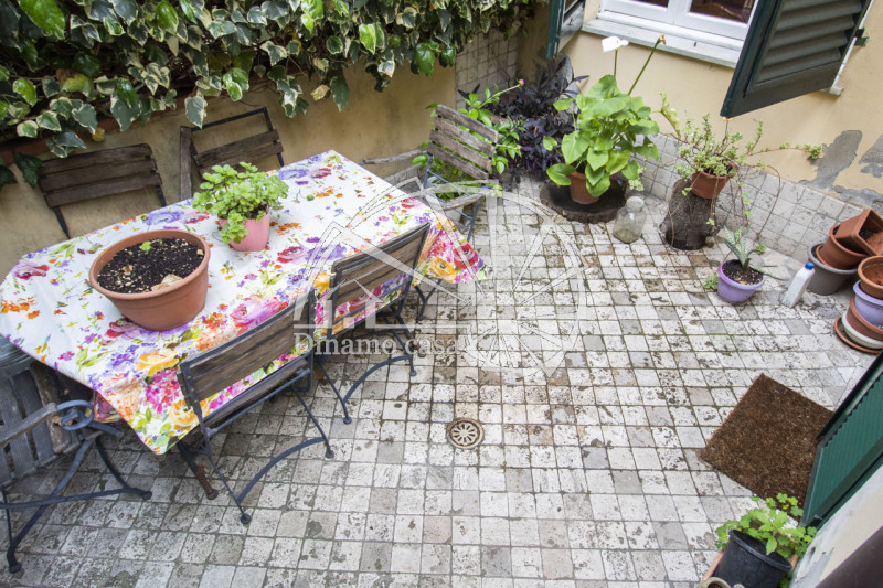 Immagine 23 di Casa indipendente in vendita  a Prato