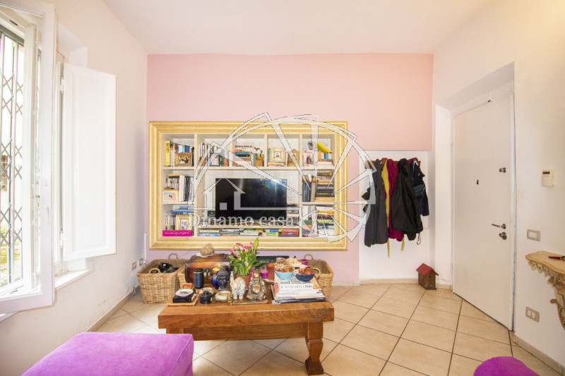 Immagine 25 di Casa indipendente in vendita  a Prato