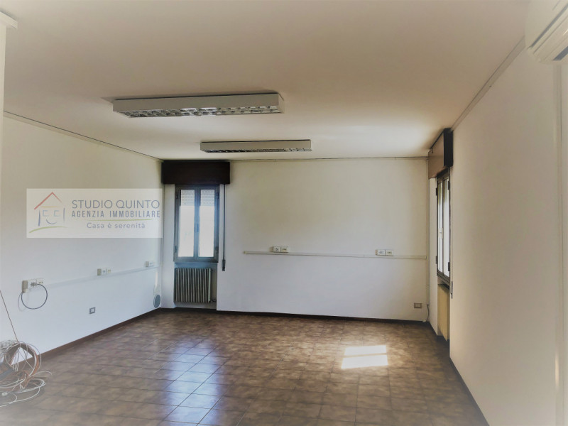 Immagine 2 di Ufficio in affitto  a Zero Branco