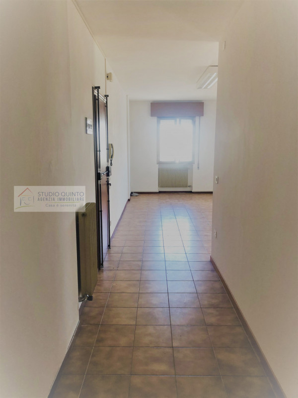 Immagine 5 di Ufficio in affitto  a Zero Branco