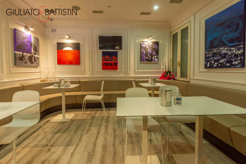 Immagine 5 di Appartamento in vendita  in PIAZZA BIADE 22 a Vicenza