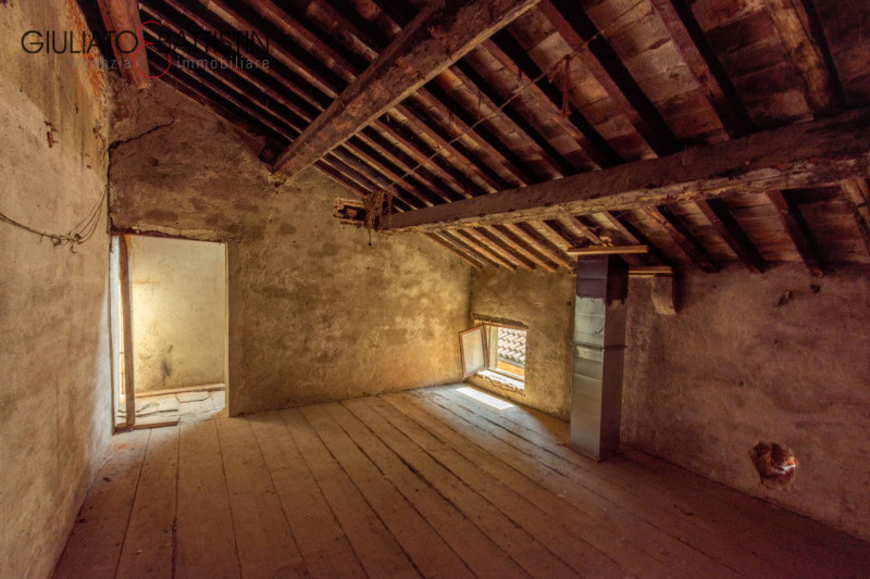 Immagine 9 di Appartamento in vendita  in PIAZZA BIADE 22 a Vicenza