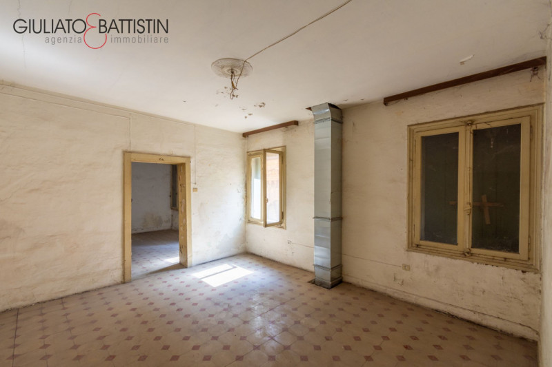 Immagine 13 di Appartamento in vendita  in PIAZZA BIADE 22 a Vicenza