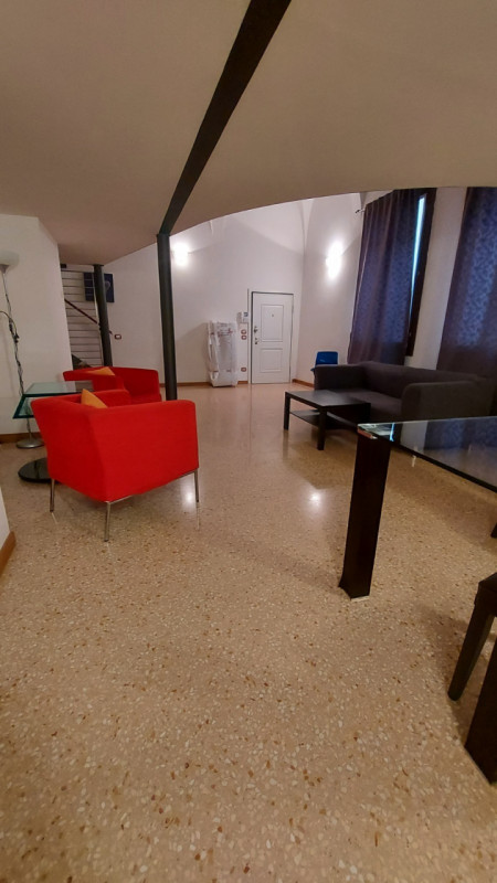 Immagine 4 di Appartamento in vendita  in via Savonarola a Padova