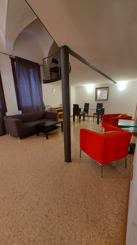 Immagine 6 di Appartamento in vendita  in via Savonarola a Padova