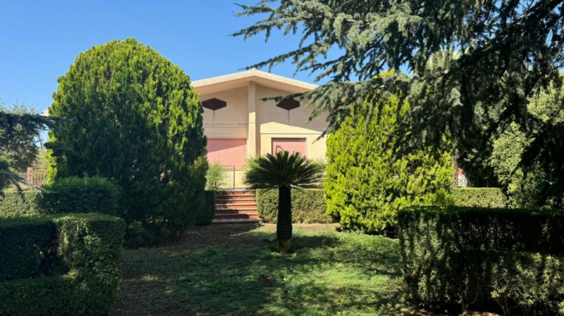 Immagine 4 di Villa in vendita  in Via Modica Giarratana 119 a Modica