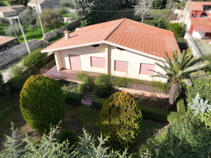 Immagine 8 di Villa in vendita  in Via Modica Giarratana 119 a Modica